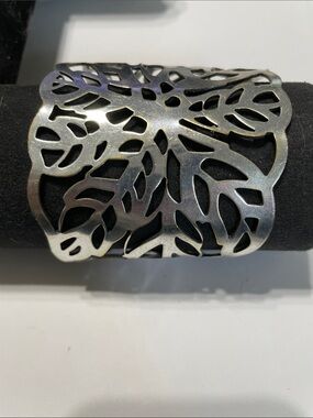 Silver Filigree Cutout Cuff Bracelet   D’s